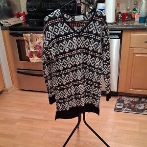 Black and White Geometric V-Neck Sweater with Subtle Tan Stripe